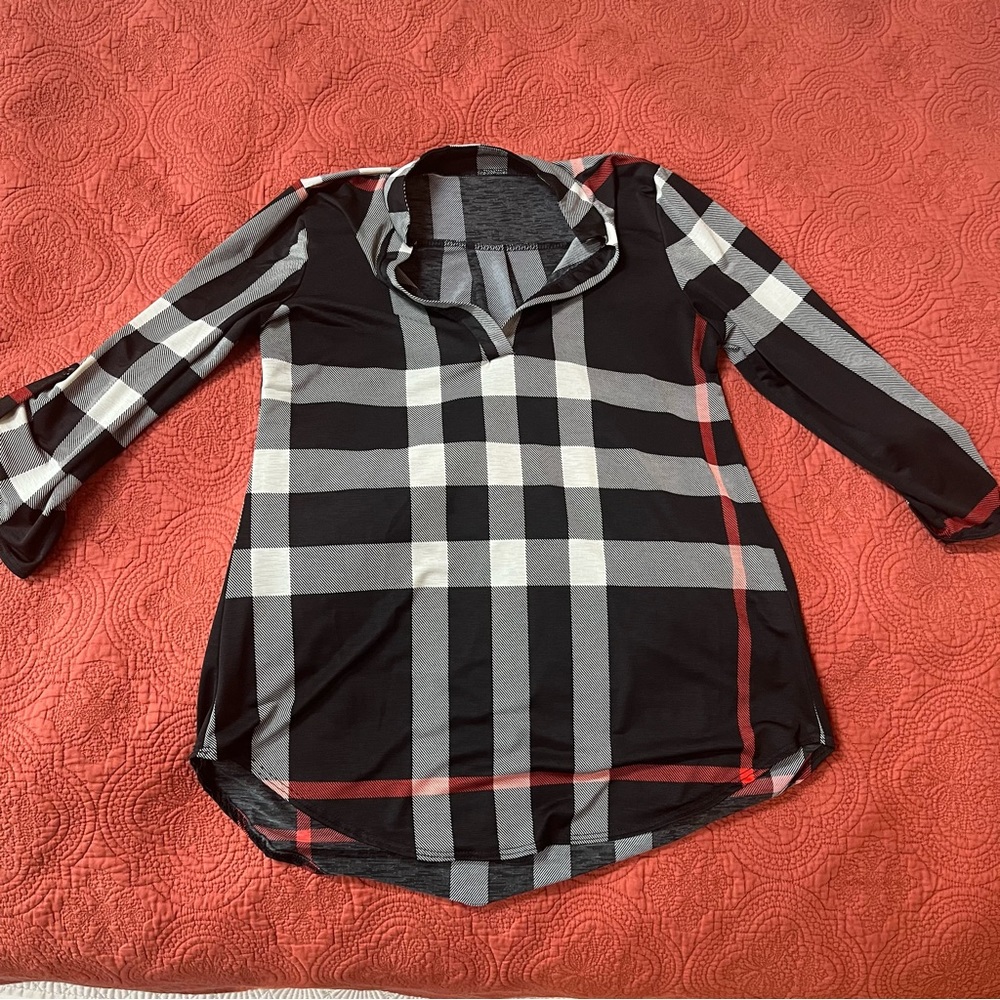EUC collared V-neck plaid dress shirt blouse